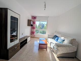 Pis en Calle de santa brbara 82. mplio y luminoso, este piso destaca sobre todo por su sensacion