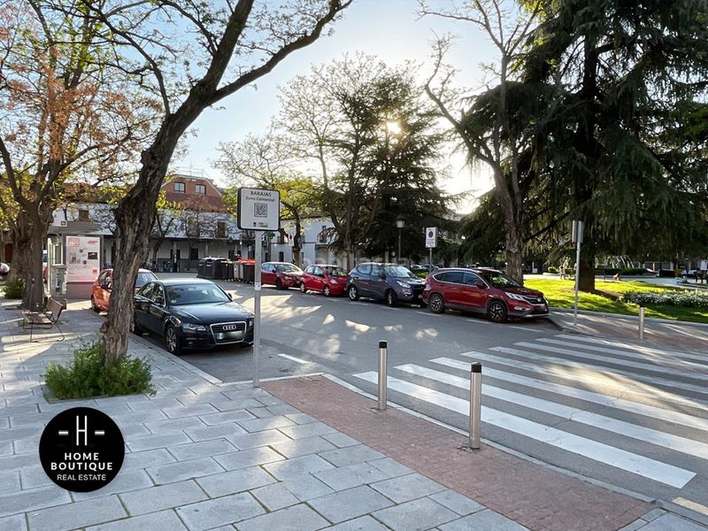 Foto 1eec7094-b929-484d-9cde-c9cdff9718bd. Aparcament cotxe a Casco Histórico de Barajas Madrid