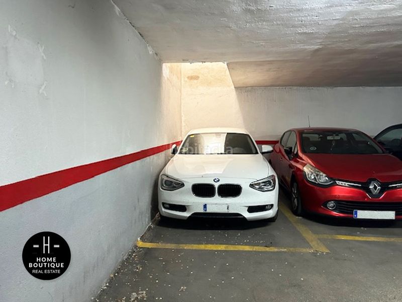 Foto c0e4510a-ee91-4884-ab77-6e80db8ff922. Aparcament cotxe a Casco Histórico de Barajas Madrid