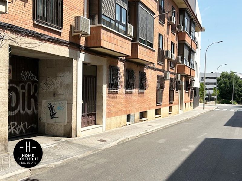 Foto d9d458f0-2bc0-4701-aba3-ed7731de61db. Aparcament cotxe a Casco Histórico de Barajas Madrid