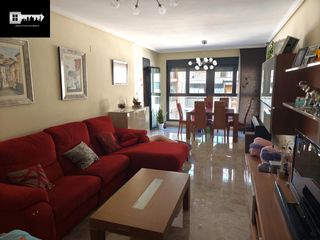Etagenwohnung in Centro. Amplio y luminoso piso en benalua, alicante  perfecto para entra