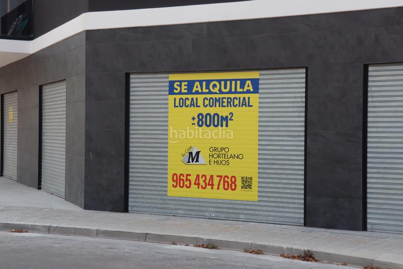 Foto 61cf38fa-b024-4c7b-a1ff-187225c2b552. Lloguer local comercial a avinguda del travalón 4 a Elche / Elx