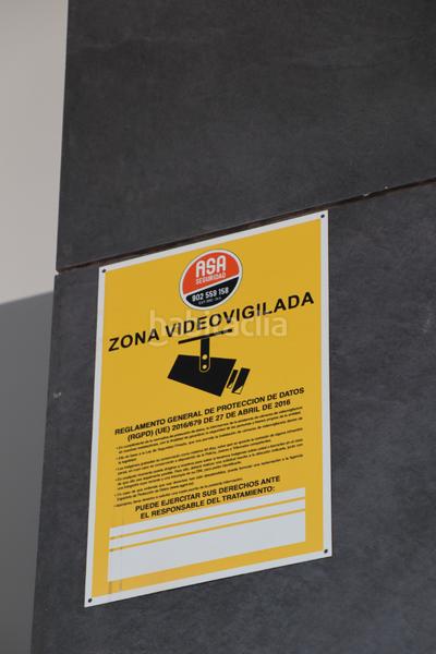 Foto 1f8eee60-18da-418b-ab28-c201cba8629a. Rent business premise in avinguda del travalón 4 in Elche / Elx