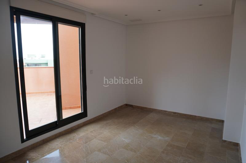 Foto 2a112cd5-3e5a-4bab-9d24-78c794d61021. Àtic a carrer la carátula 3 a Ciutat Universitària Elche / Elx