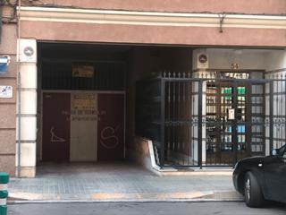 Alquiler Parking moto en Carrer benito prez galds 54. Alquiler plaza de garaje para moto en zona centro ( el piruli )