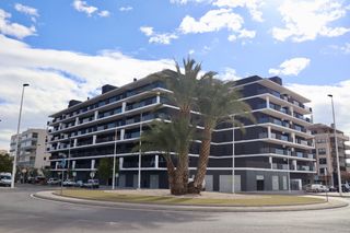 Location Parking voiture à Carrer de vicente clavel florentino 11. Alquiler plaza de garaje zona travalon