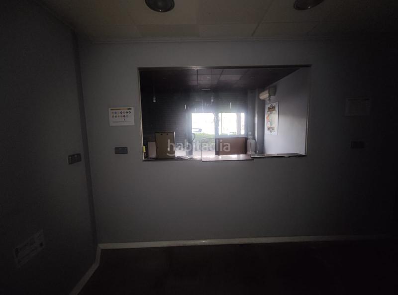 Foto bf38c061-9b0c-4d67-8e2c-44fdc117896b. Local comercial local ideal para negocio en Mercat Rubí