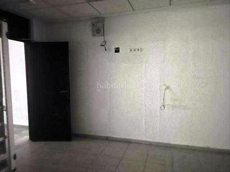 Foto fef9bb9a-a9cc-454c-8f97-fabf750ca460. Local comercial a La Serreta Rubí