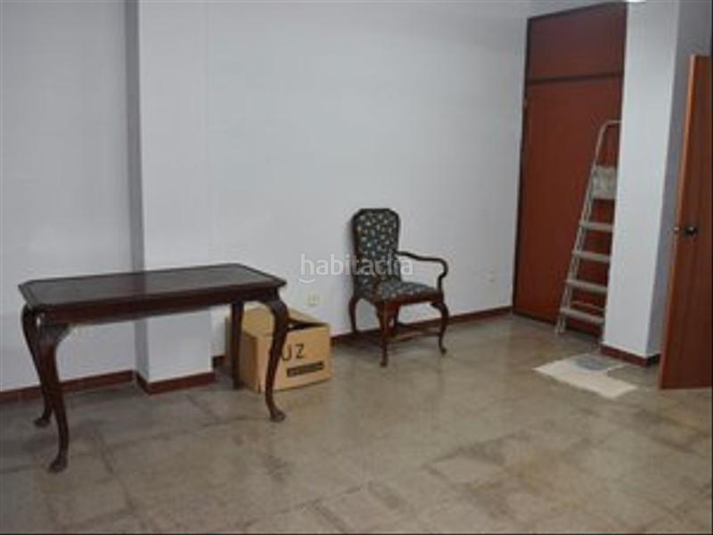 Foto 09c923e5-9a10-4355-a38d-31de641d45c0. Local comercial ideal para paqueteria en Mercat Rubí