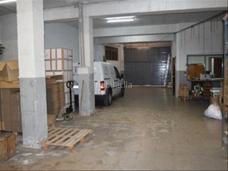 Foto 3b5230c9-15e4-4907-86b4-ce0af9f0fd08. Local comercial ideal para paqueteria en Mercat Rubí