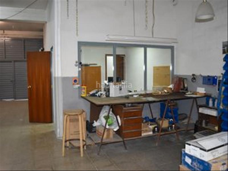 Foto 97501723-8a0d-479e-9f2a-858cbd908925. Local comercial ideal para paqueteria en Mercat Rubí