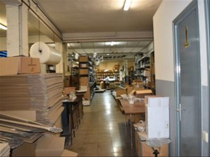 Foto a20a1335-a22c-439b-8dbc-ea4bcf18d138. Local comercial ideal para paqueteria en Mercat Rubí