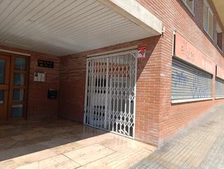 Lloguer Local Comercial  Avinguda de l'estatut. Local en alquiler rubí