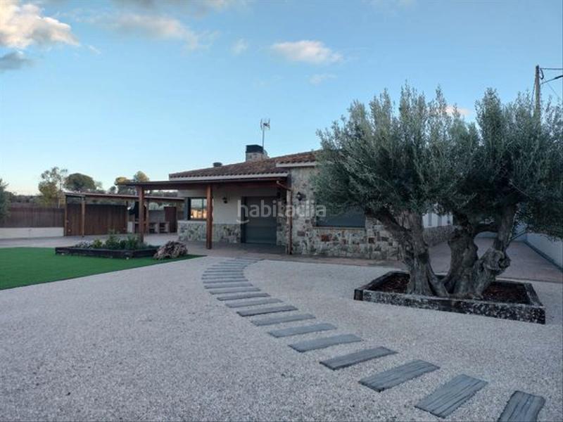 Foto c82b7ab8-ef80-4c0e-b24e-c8230777f3dc. Chalet in Les Martines Terrassa