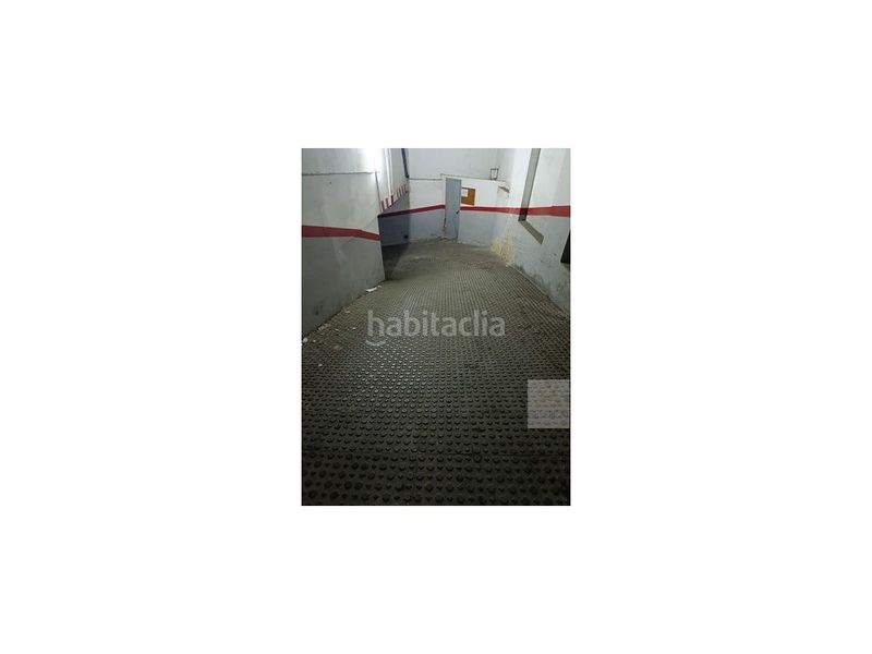 Foto a91fb364-cb08-4a06-a679-87ed6afa89be. Aparcament cotxe a Mercat Rubí