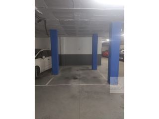 Car parking in Calle Francesc Macia