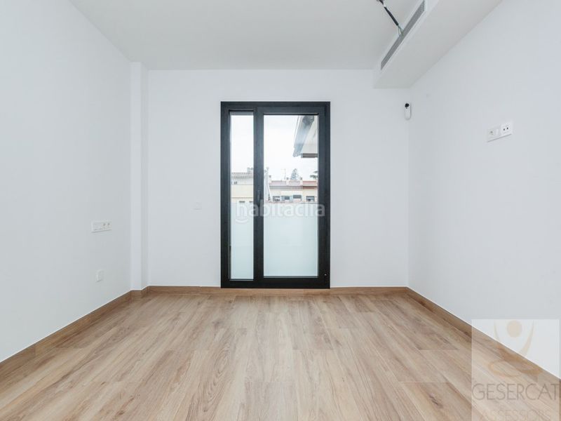 Foto d0019fb2-dfa8-4437-9afb-aa0a21a47116. Affitto duplex con parcheggio in Eixample Sant Cugat del Vallès