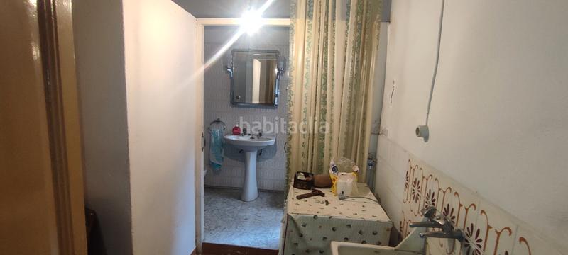 Foto e7f31493-75ee-46f1-8fa7-70c277e2a259. Casa aparellada a La Salut Badalona