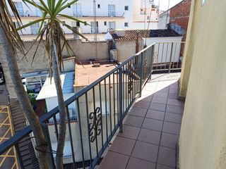 Piso  Carrer de tarragona. Ideal por precio para reformar a tu gusto