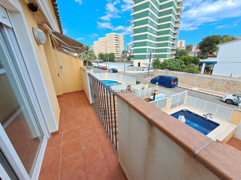 Foto c3b1bca0-42ac-4af4-8af7-5fd8e6e78ba6. Casa adosada adosado con piscina privada cerca de la playa en Benicasim / Benicàssim