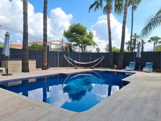 Casa aparellada a Heliópolis. Villa de lujo a un paso de la playa
