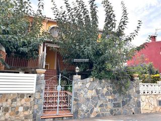 Reihenhaus  Carrer josé iturbi 23. Adosado cerca de la playa