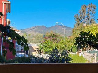 Semi detached house in Carrer José Iturbi 23