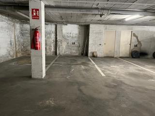 Aparcament cotxe a Santa Coloma de Farners. Plaza de parking cerca de la plaza farners