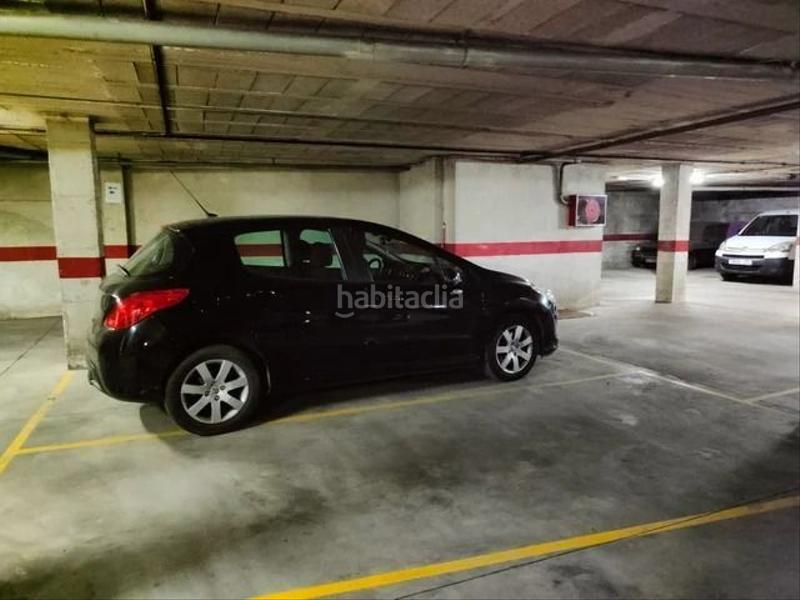 Foto 178cb077-8fe5-4f57-8d07-21f3683b45aa. Aparcament cotxe a Santa Coloma de Farners