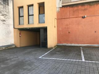 Aparcament cotxe a Santa Coloma de Farners
