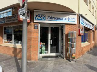 Lloguer Local Comercial a Santa Coloma de Farners. Magnifico local esquinero con garaje privado