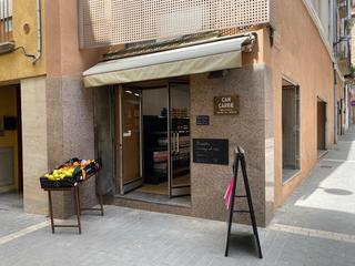 Lloguer Local Comercial a Santa Coloma de Farners. Local en el centro para casi cualquier tipo de negocio