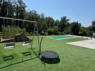 Casa a Santa Coloma de Farners. Excelente casa con piscina