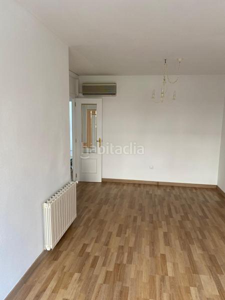 Foto b93372fd-8576-4a8a-81f4-0f30af11a2ea. Etagenwohnung mit heizung in L´Illa Perduda Valencia