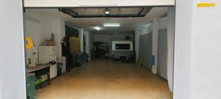 Local Comercial a Aiora. Local comercial con puerta automatica  zona jardin de ayora  cer