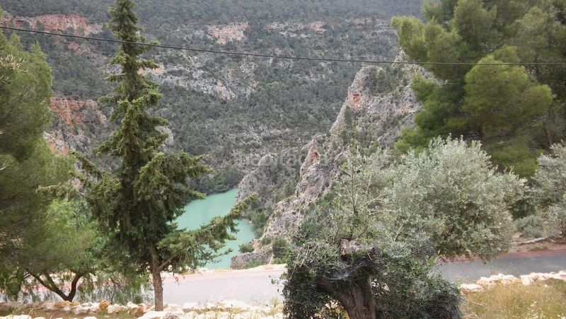 Foto b5e4a5b2-4daa-4419-9698-7d63bc3f9cc4. Casa amb aparcament a Villa de Ves