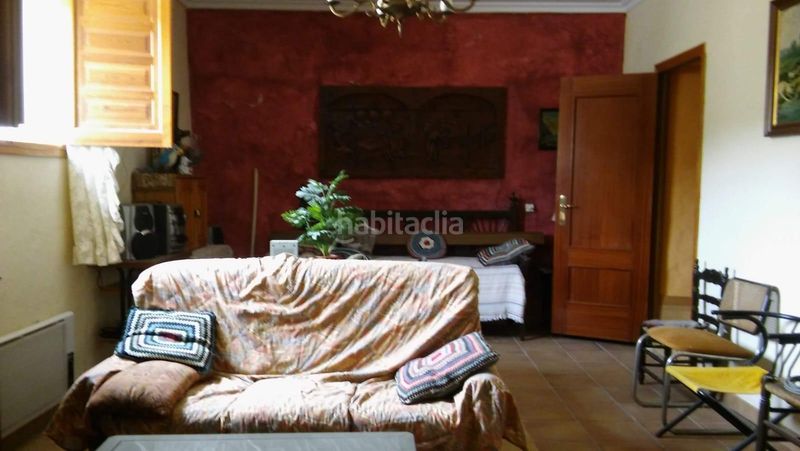 Foto b7ed1325-e5ec-4876-bea8-0370e21c89f0. Casa amb aparcament a Villa de Ves