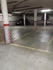 Aparcament cotxe a Avinguda riera de sant cugat 40. Amplio parking en la font pudenta