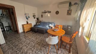 Appartement  Carrer doctor bergós. Piso luminoso y economico¡¡