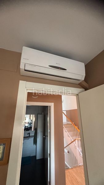 Foto 517a45a2-5cb5-4ea5-9987-281dfdc8e599. Casa adossada amb aparcament a Roca del Vallès (La)