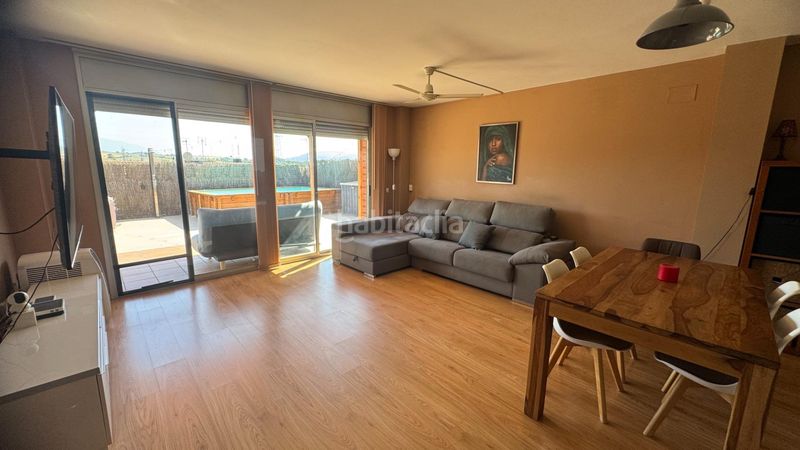 Foto 5b085efe-3377-4a0f-952f-8bf7ae1d1e47. Casa adossada amb aparcament a Roca del Vallès (La)