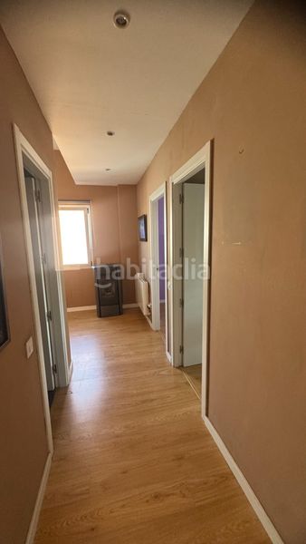 Foto b4b8995e-0d6b-44e7-ae7c-bef6e0bbdcef. Casa adossada amb aparcament a Roca del Vallès (La)