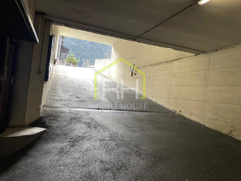 Foto 0bdc31d1-1826-45bd-bd61-5599fa9a0a5d. Affitto chalet con camino riscaldamento parcheggio in Madrid