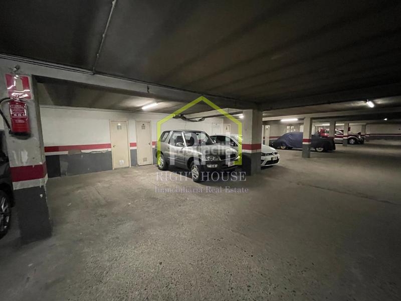Foto af551586-f0c3-4742-98d8-1376371e47c5. Affitto chalet con camino riscaldamento parcheggio in Madrid