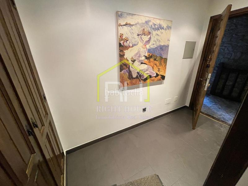 Foto ebd63fe3-d72f-4971-b71a-2e6b746aed92. Affitto chalet con camino riscaldamento parcheggio in Madrid