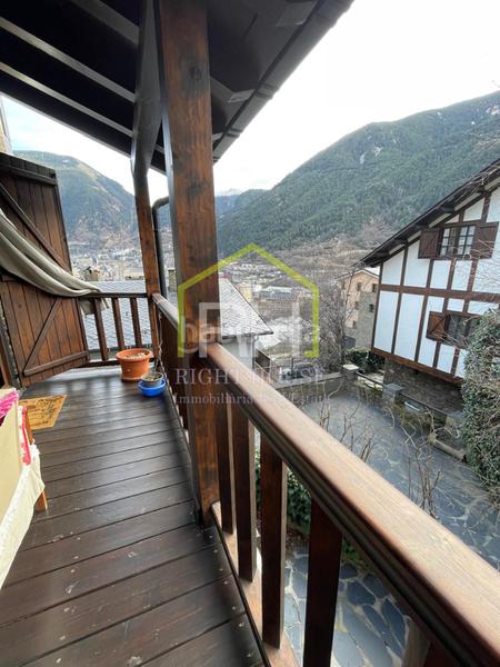 Foto 12eb8c30-7159-47d0-9f80-649b89fab698. Alquiler chalet espectacular casa en alquiler en vila en Madrid