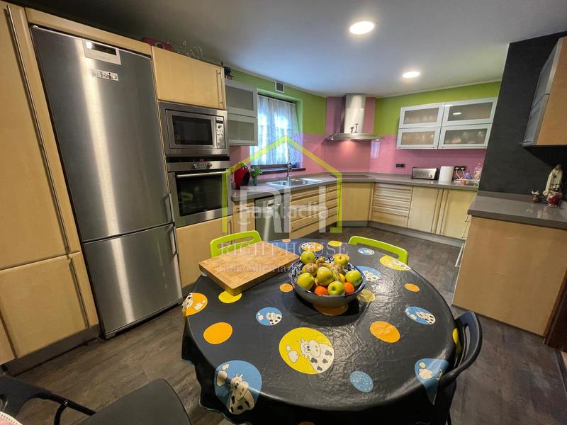 Foto 21f0d6f7-637d-4d70-8a5f-472872315c45. Alquiler chalet espectacular casa en alquiler en vila en Madrid