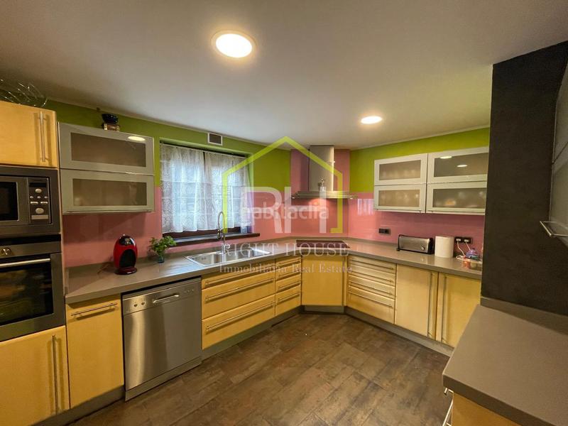 Foto 548fad1a-315a-48ff-a3bd-23c118c06389. Alquiler chalet espectacular casa en alquiler en vila en Madrid