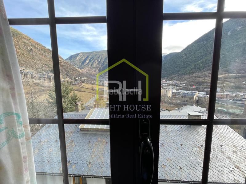 Foto dccef810-36ff-4999-ac21-312df70f078a. Alquiler chalet espectacular casa en alquiler en vila en Madrid