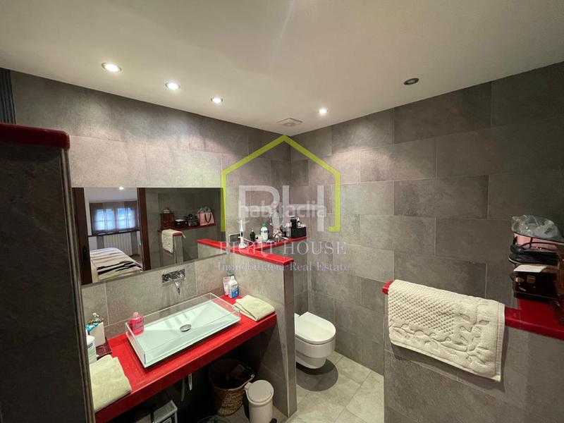 Foto e2fbab75-1690-4054-b1fb-824b1f874423. Alquiler chalet espectacular casa en alquiler en vila en Madrid